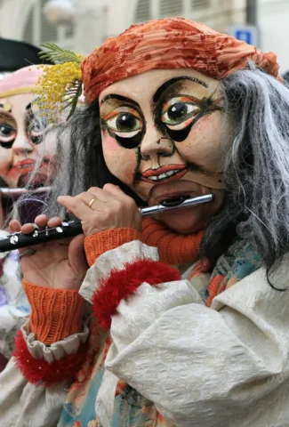 Flötenspieler an der basler Fasnacht.